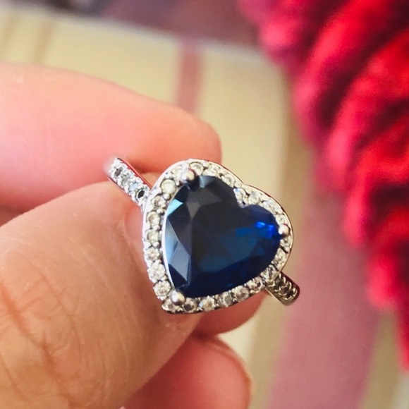 NEW⚜️ESTATE 18K gp heart  Crystal Ring - Picture 5 of 13